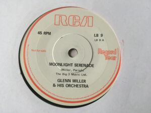 Glenn Miller and His Orchestra - Moonlight Serenade 7 Inch Vinyl Single (7 Inch Record, Promo)